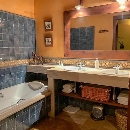 Serrat Del Vent - Adults Only Bed & Breakfast *